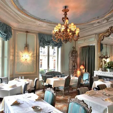Апартаменты Terrasse Champs Elysees - Panoramic Views Minutes From Champs Elysees *